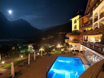Hotel Post 4*